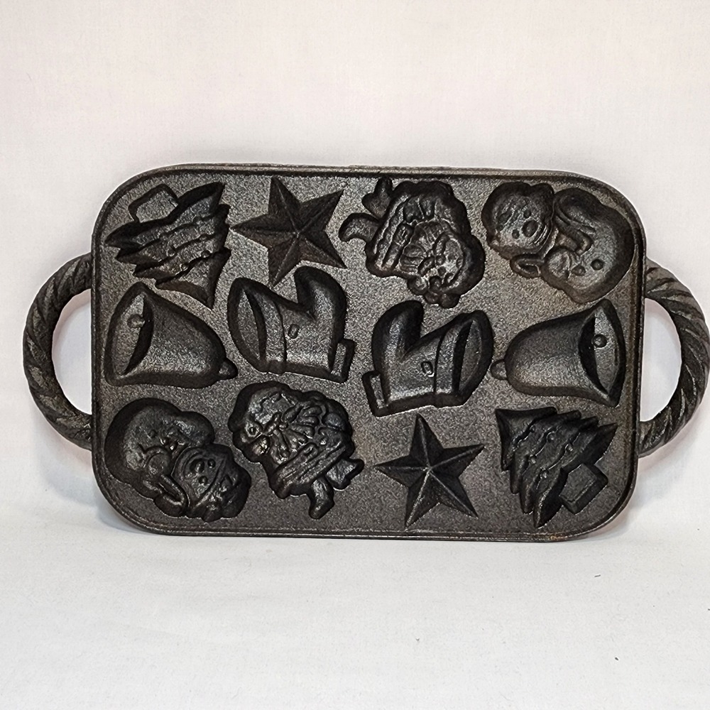 Vintage Style Cast Iron Christmas‎ Holiday 12 Mold Muffin Cornbread Baking Pan